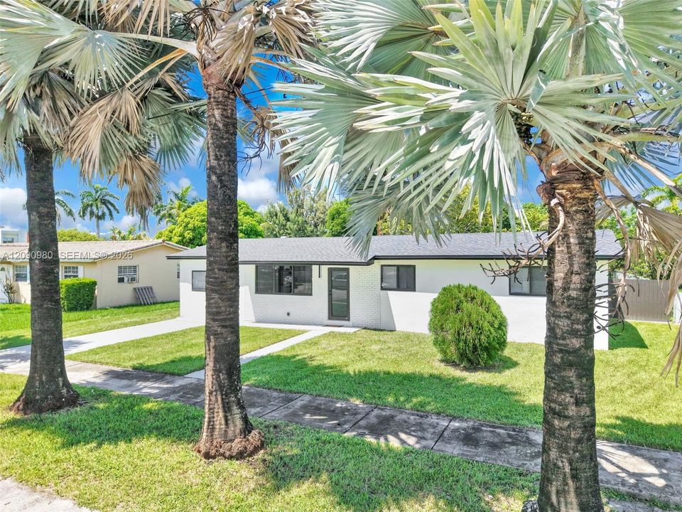 En Venta: $689,000 (4 camas, 3 baños, 1144 Pies cuadrados)