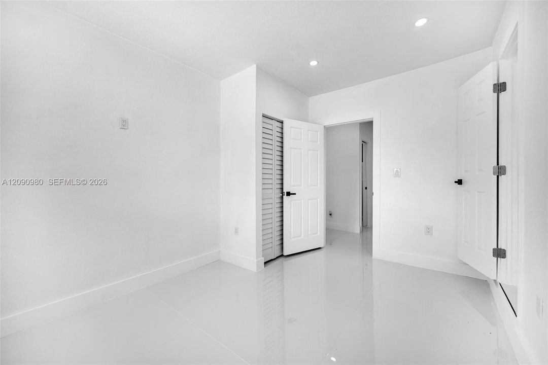 En Venta: $689,000 (4 camas, 3 baños, 1144 Pies cuadrados)