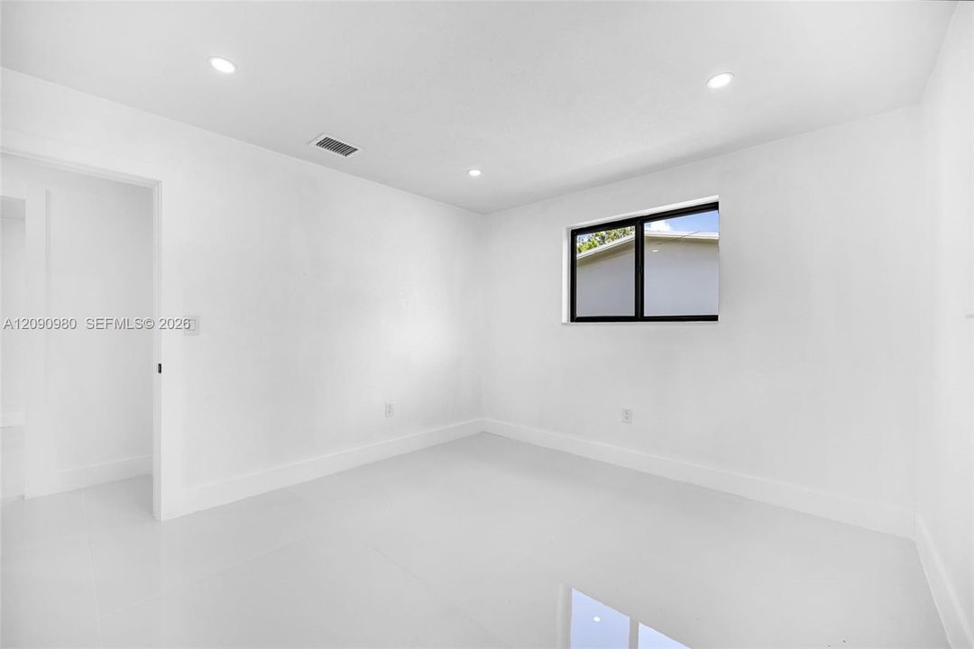 En Venta: $689,000 (4 camas, 3 baños, 1144 Pies cuadrados)