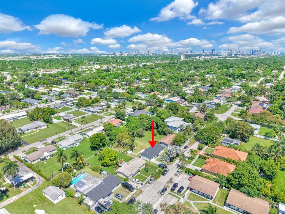 En Venta: $689,000 (4 camas, 3 baños, 1144 Pies cuadrados)