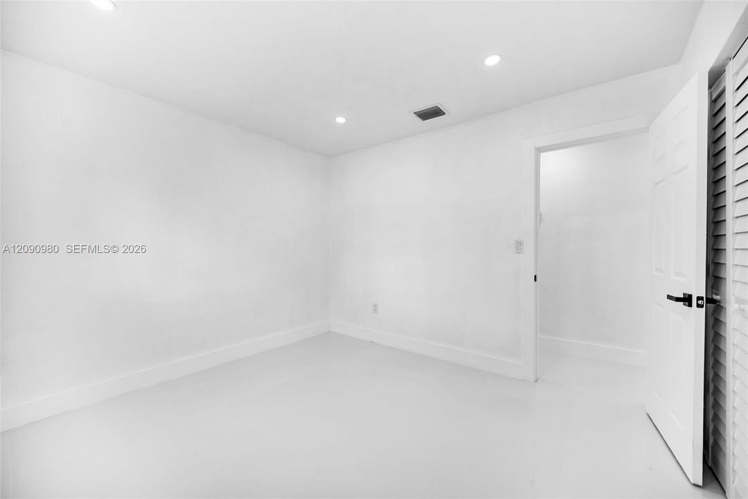 En Venta: $689,000 (4 camas, 3 baños, 1144 Pies cuadrados)