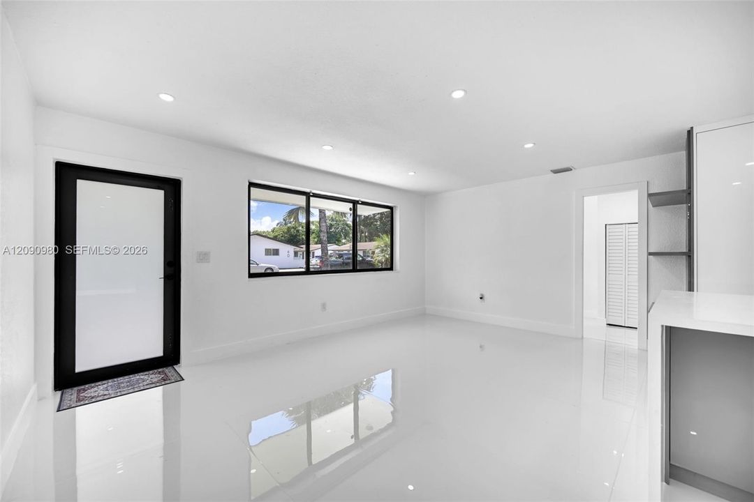 En Venta: $689,000 (4 camas, 3 baños, 1144 Pies cuadrados)