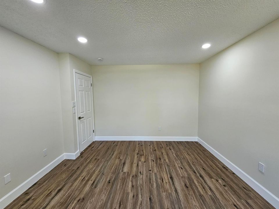 Bedroom 2 (2)
