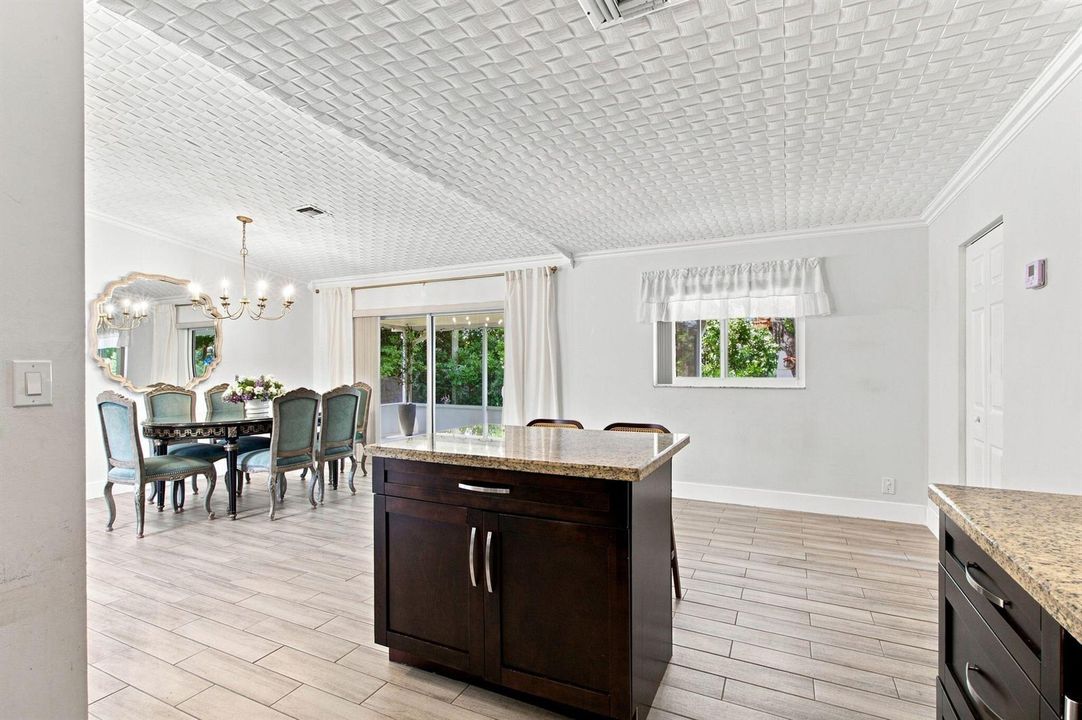 12-web-or-mls-3130-n-72nd-terrace