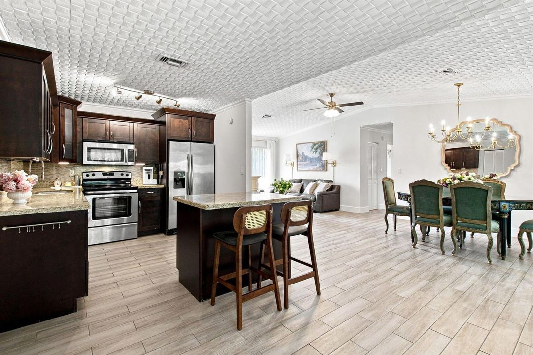 9-web-or-mls-3130-n-72nd-terrace