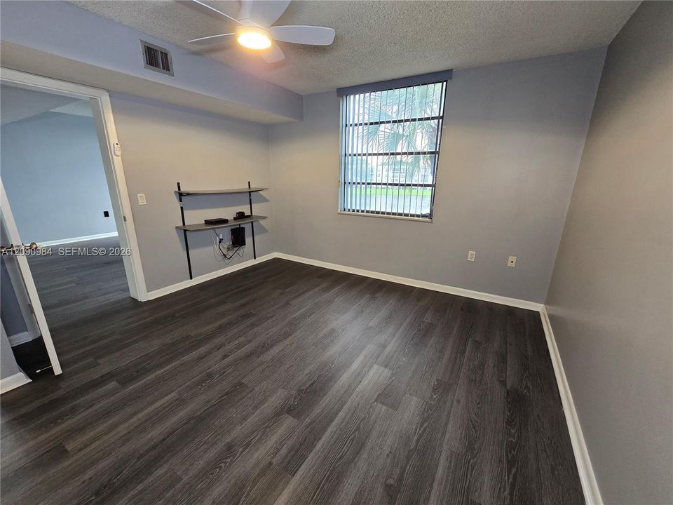 For Rent: $2,600 (2 beds, 2 baths, 1385 Square Feet)