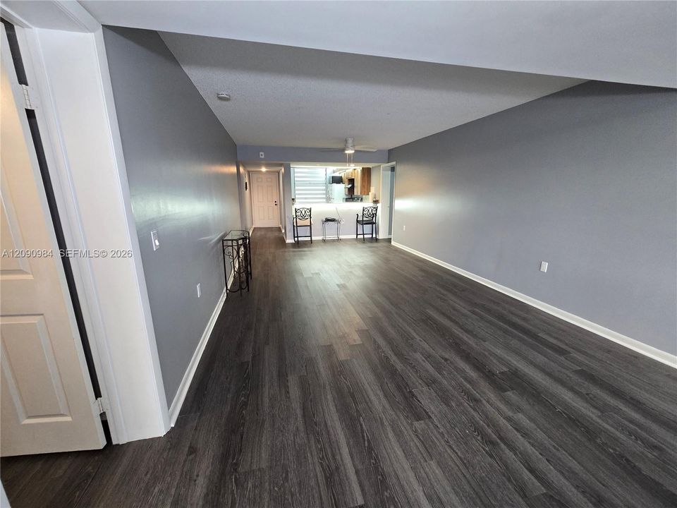 For Rent: $2,600 (2 beds, 2 baths, 1385 Square Feet)