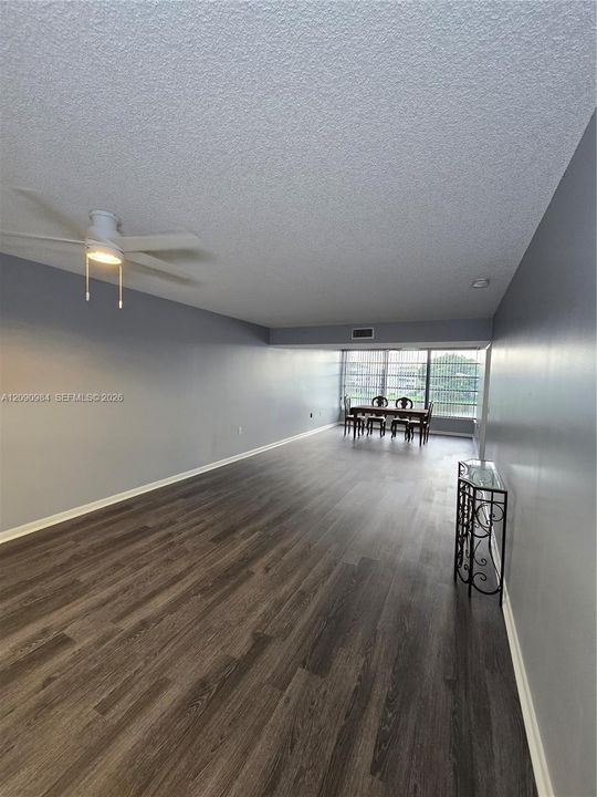 For Rent: $2,600 (2 beds, 2 baths, 1385 Square Feet)