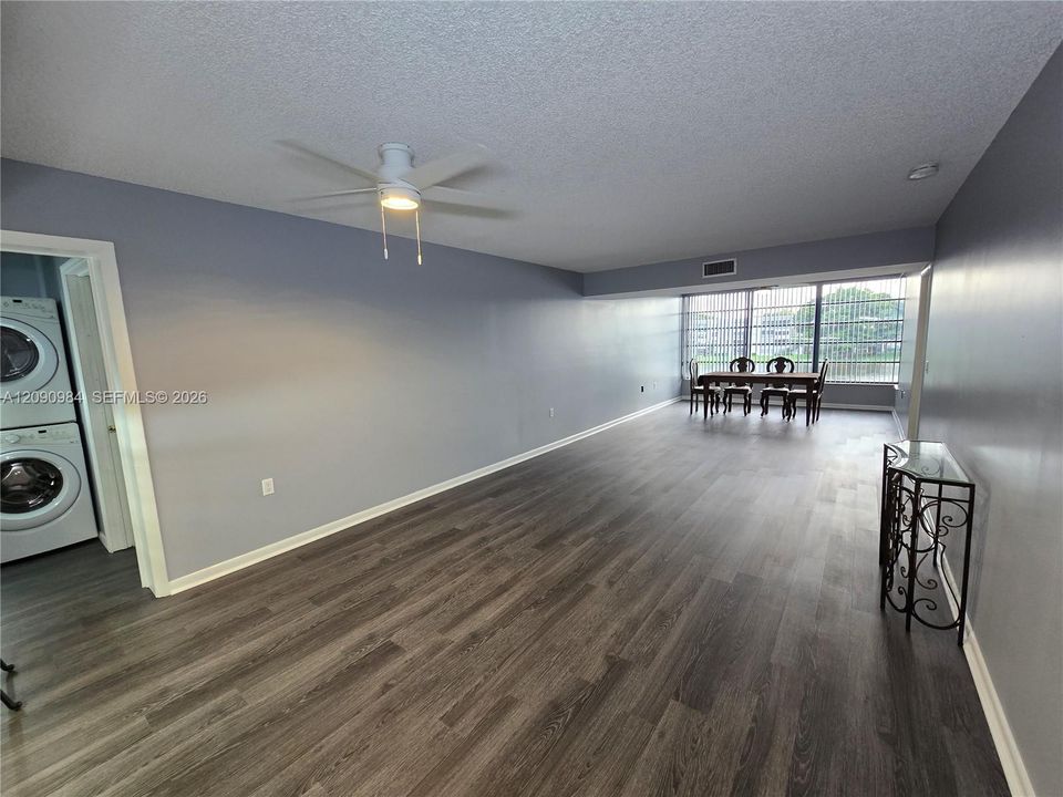 For Rent: $2,600 (2 beds, 2 baths, 1385 Square Feet)