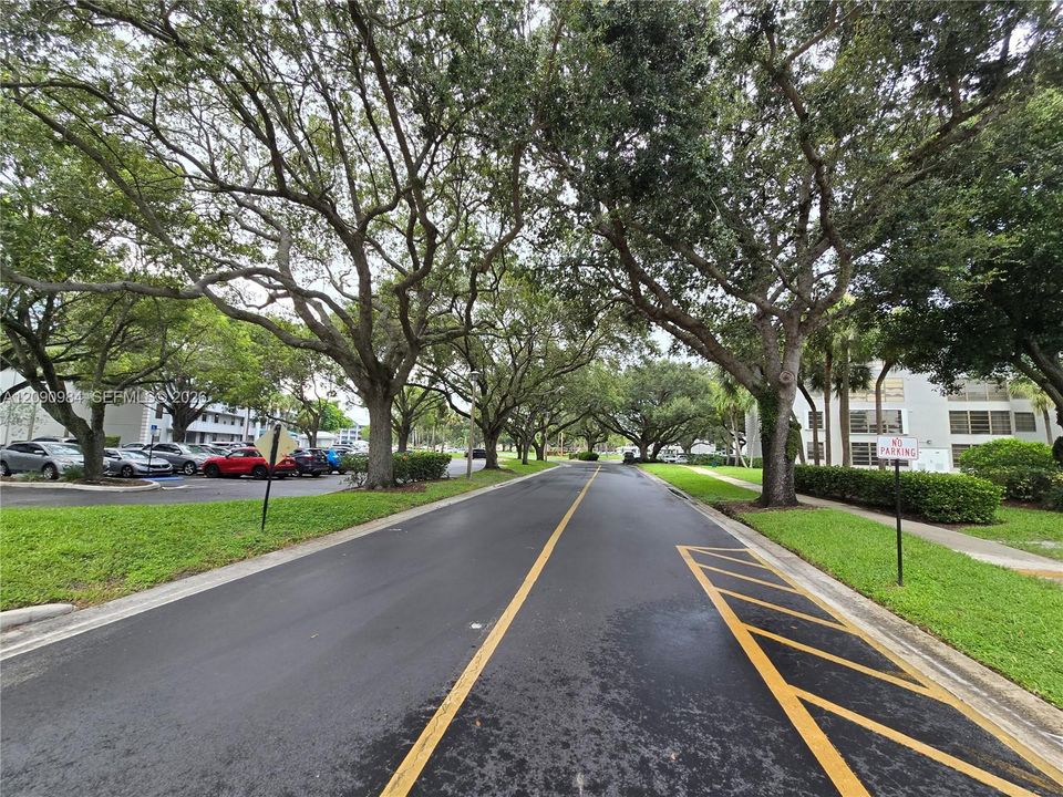 For Rent: $2,600 (2 beds, 2 baths, 1385 Square Feet)