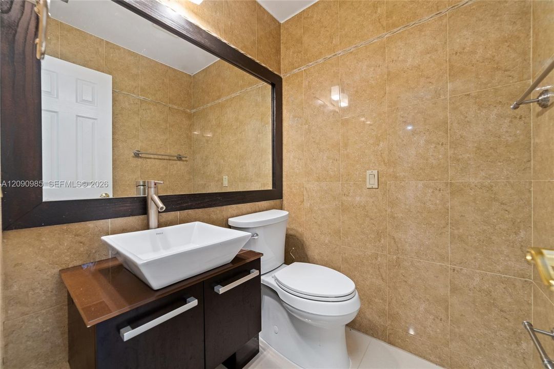 : $725,000 (4 спален, 2 ванн, 2197 Квадратных фут)