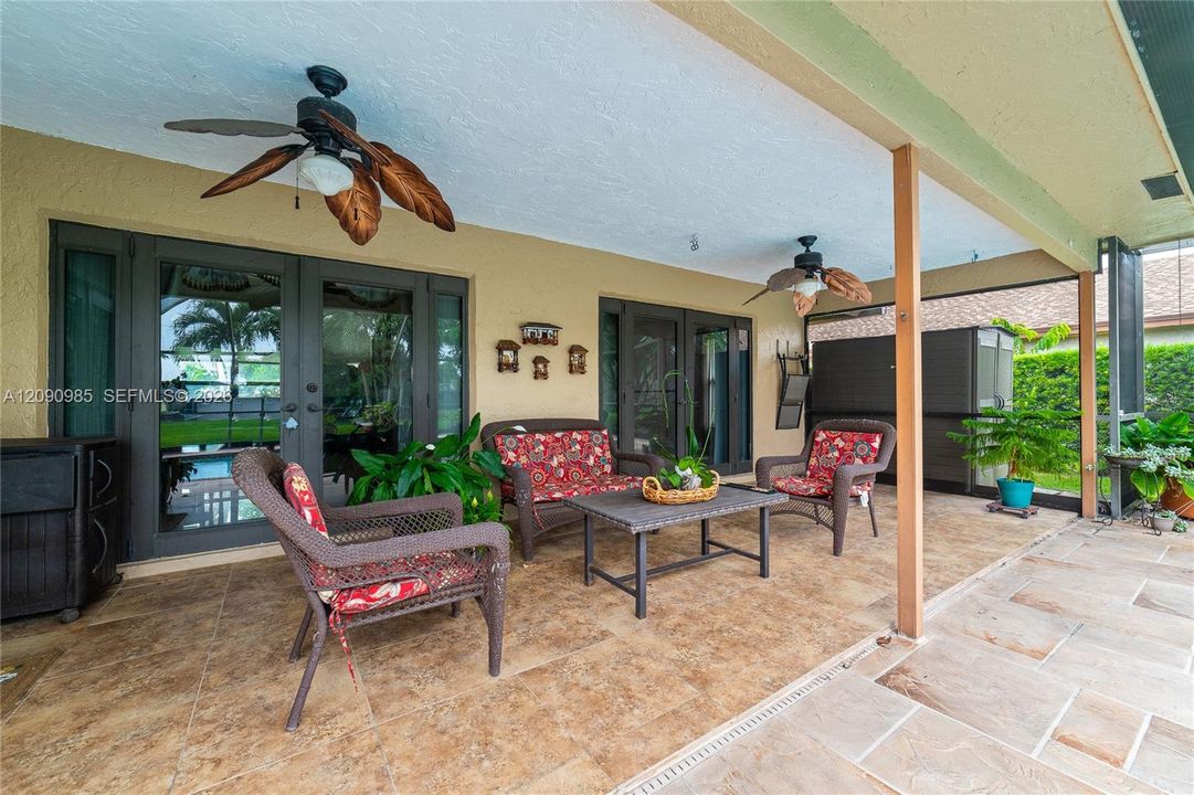 : $725,000 (4 спален, 2 ванн, 2197 Квадратных фут)
