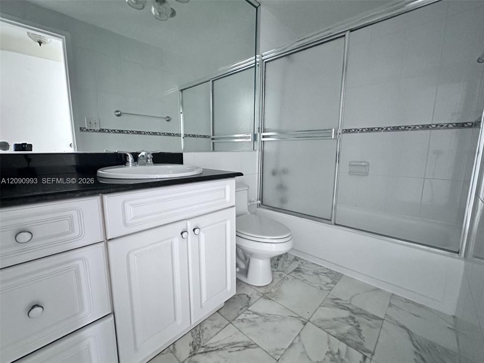 For Rent: $4,000 (2 beds, 2 baths, 1323 Square Feet)