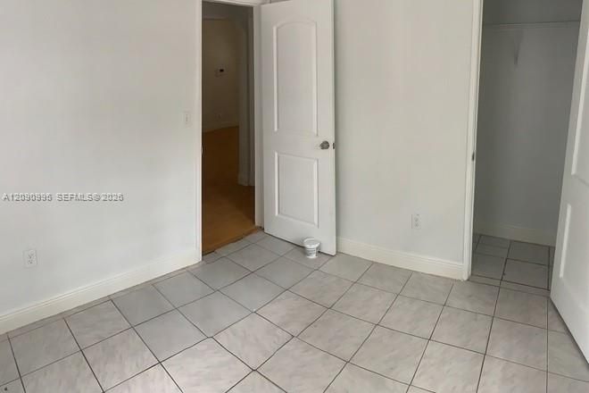 For Rent: $3,650 (3 beds, 2 baths, 941 Square Feet)