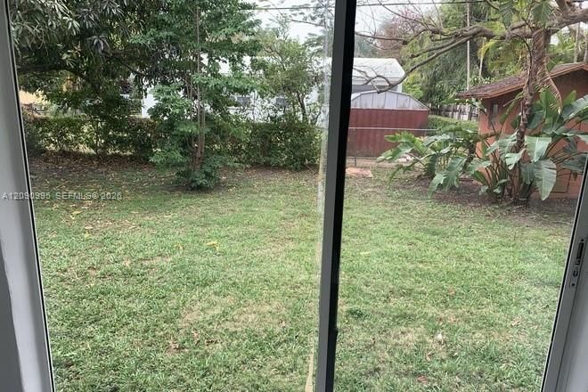 For Rent: $3,650 (3 beds, 2 baths, 941 Square Feet)
