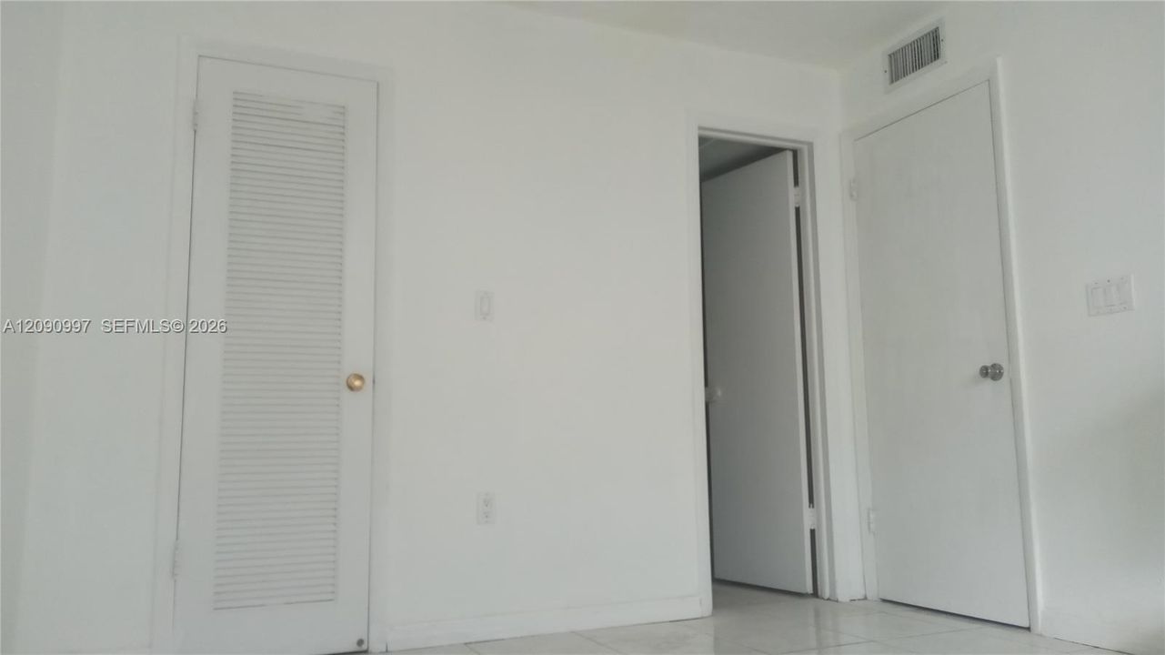 В аренду: $2,200 (2 спален, 2 ванн, 846 Квадратных фут)