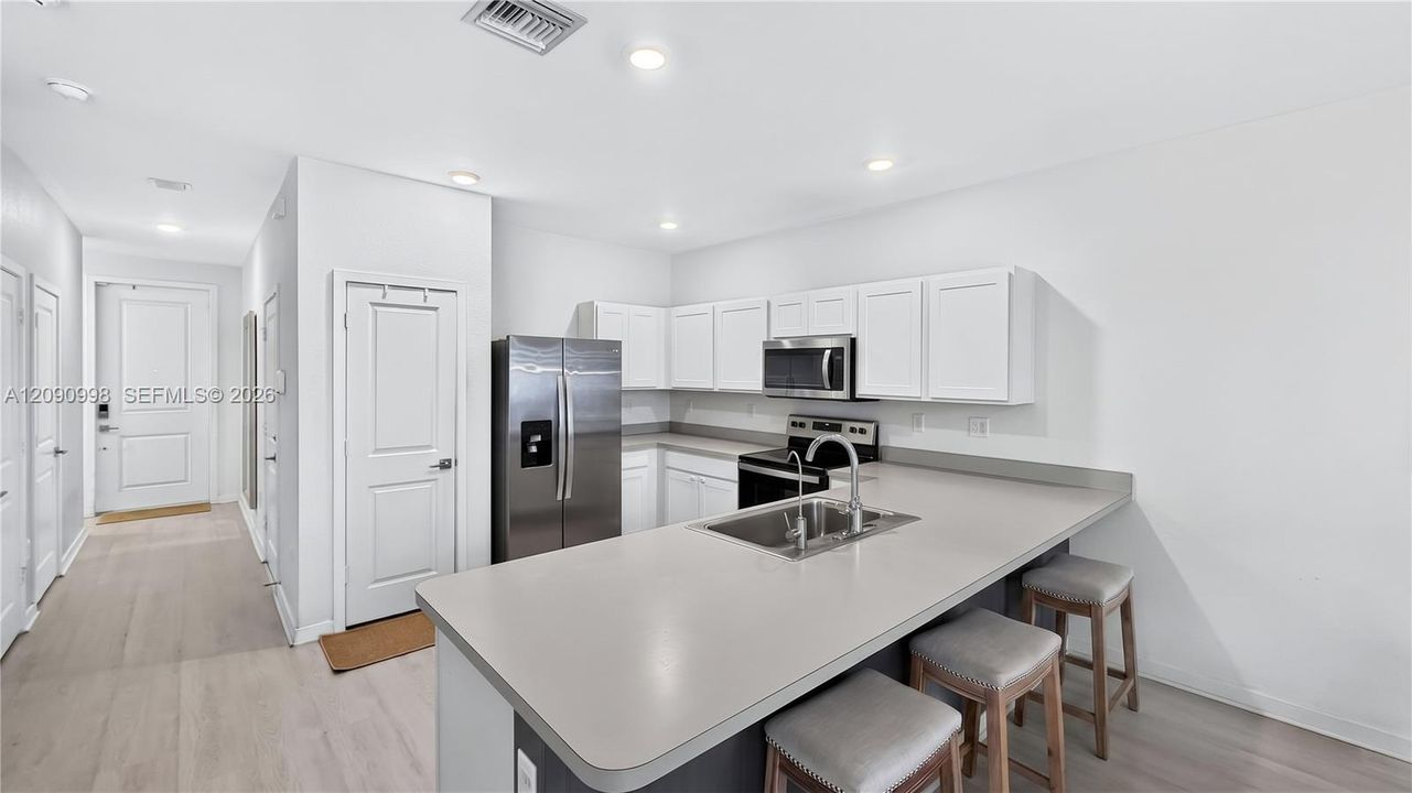 For Rent: $2,900 (3 beds, 2 baths, 1542 Square Feet)