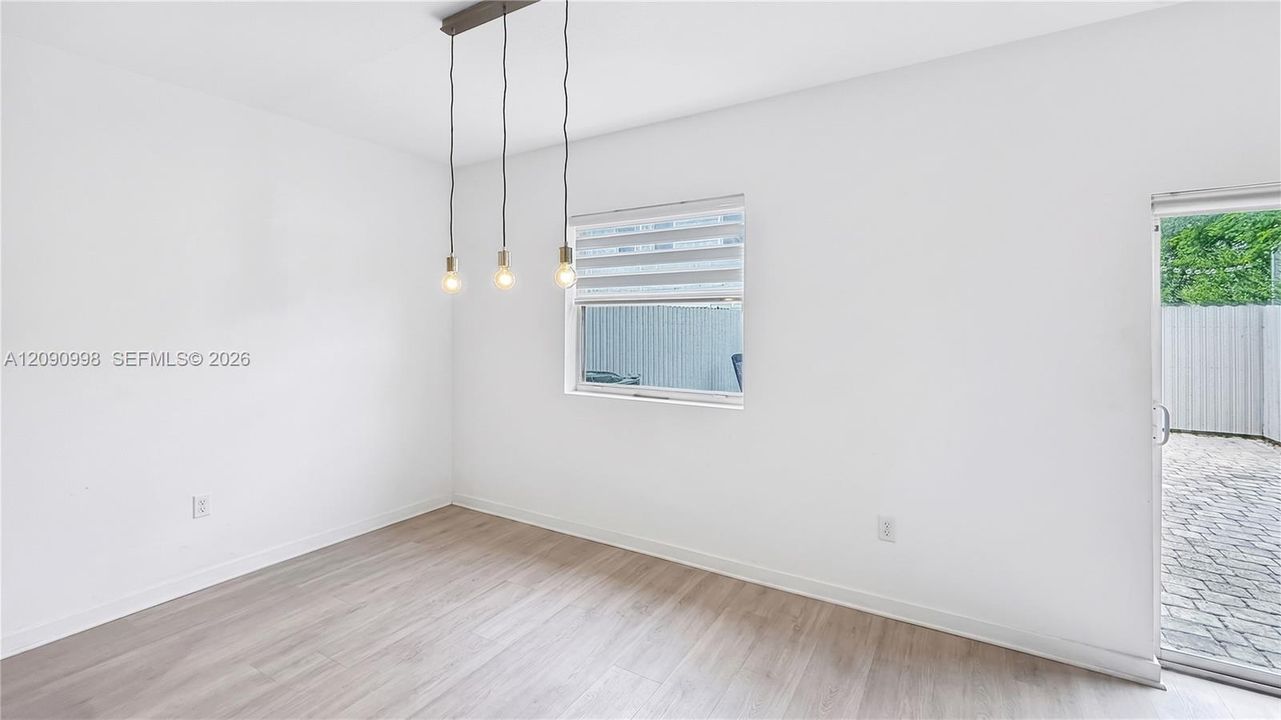 For Rent: $2,900 (3 beds, 2 baths, 1542 Square Feet)