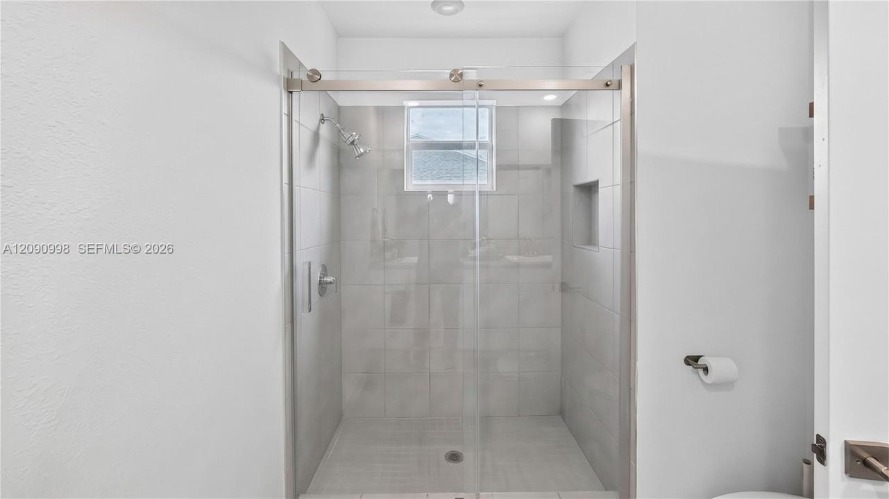 For Rent: $2,900 (3 beds, 2 baths, 1542 Square Feet)