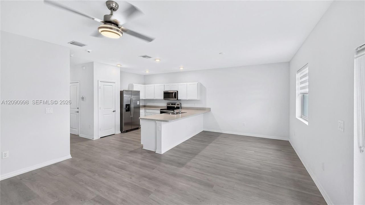 For Rent: $2,900 (3 beds, 2 baths, 1542 Square Feet)