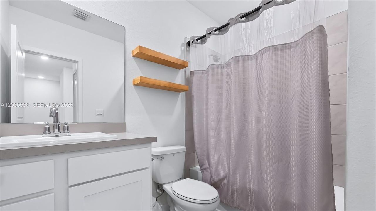 For Rent: $2,900 (3 beds, 2 baths, 1542 Square Feet)
