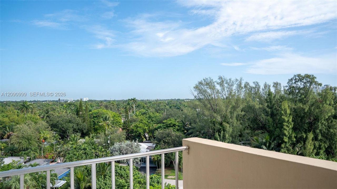 В аренду: $2,900 (2 спален, 2 ванн, 1104 Квадратных фут)
