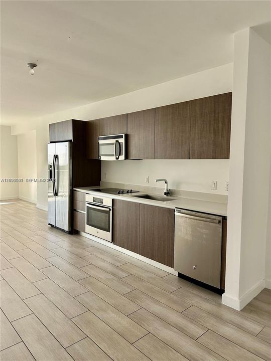 В аренду: $3,300 (1 спален, 1 ванн, 804 Квадратных фут)