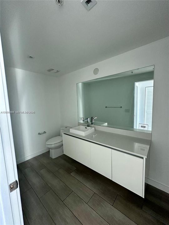 В аренду: $3,300 (1 спален, 1 ванн, 804 Квадратных фут)