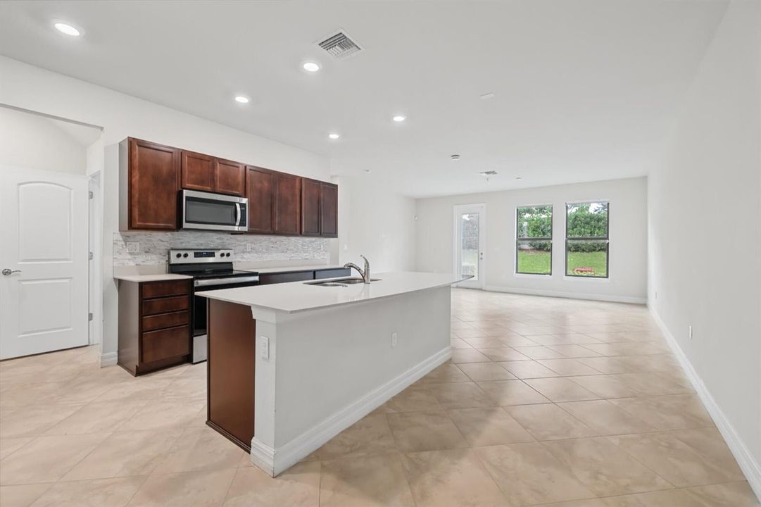 4488 E Appleton Cir -5