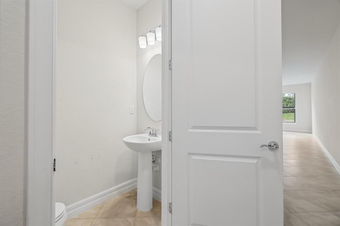4488 E Appleton Cir -15