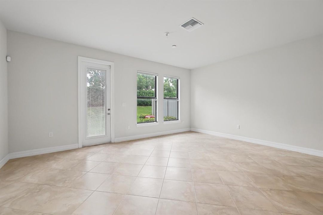 4488 E Appleton Cir -14
