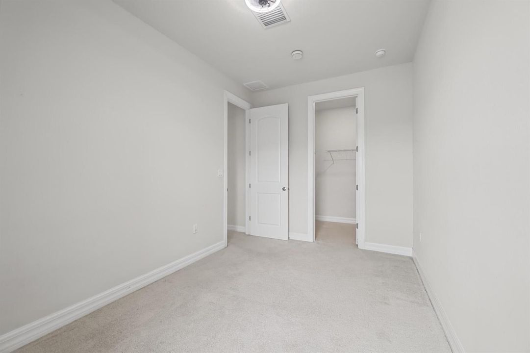 4488 E Appleton Cir -29