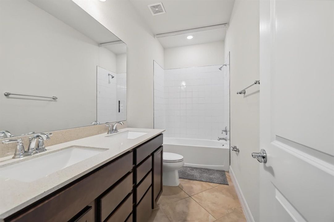 4488 E Appleton Cir -18