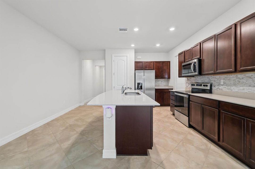 4488 E Appleton Cir -7