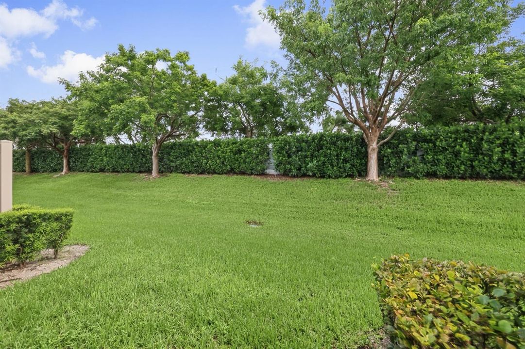 4488 E Appleton Cir -37