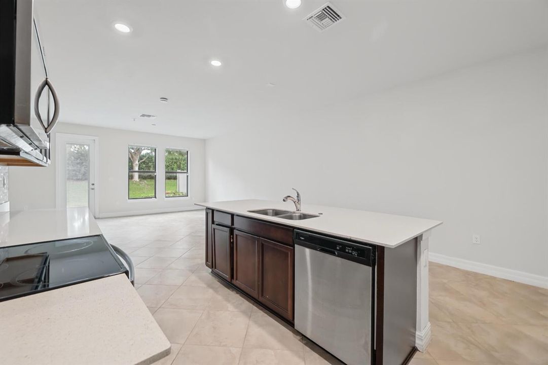4488 E Appleton Cir -9