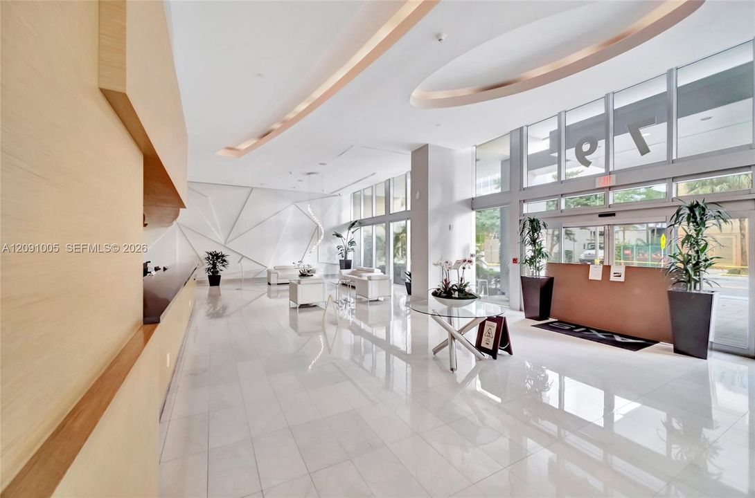 For Sale: $650,000 (2 beds, 2 baths, 1099 Square Feet)