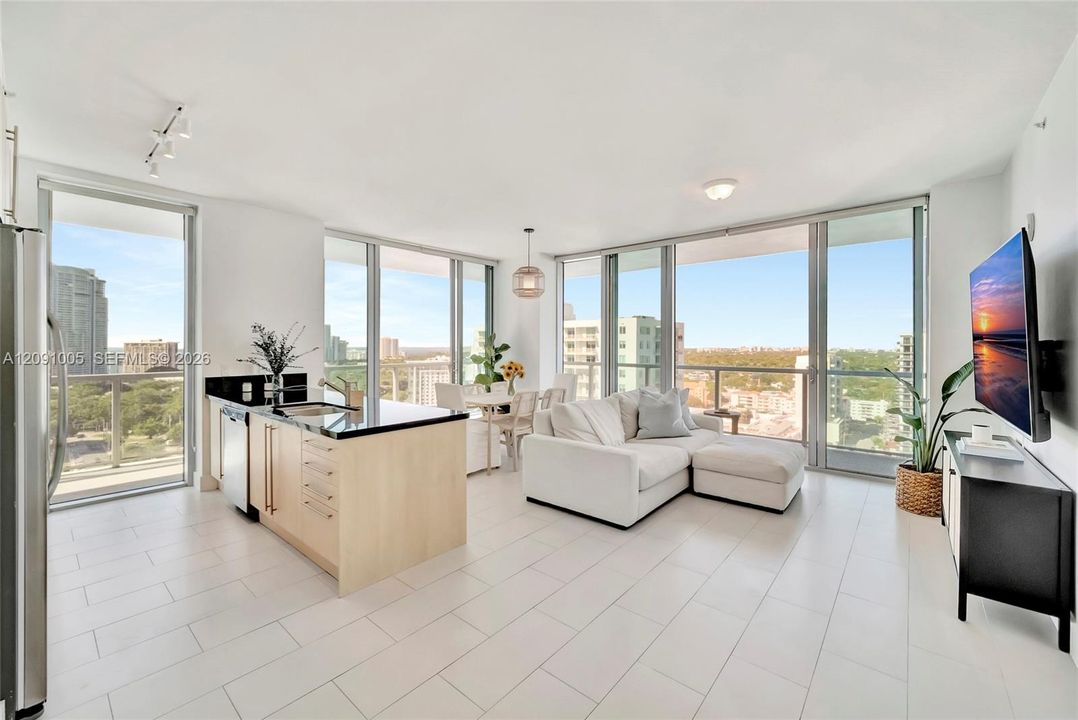 For Sale: $650,000 (2 beds, 2 baths, 1099 Square Feet)