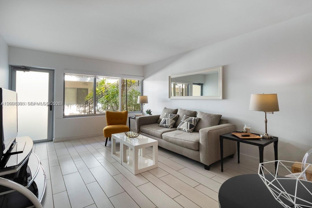 For Rent: $3,500 (1 beds, 1 baths, 791 Square Feet)