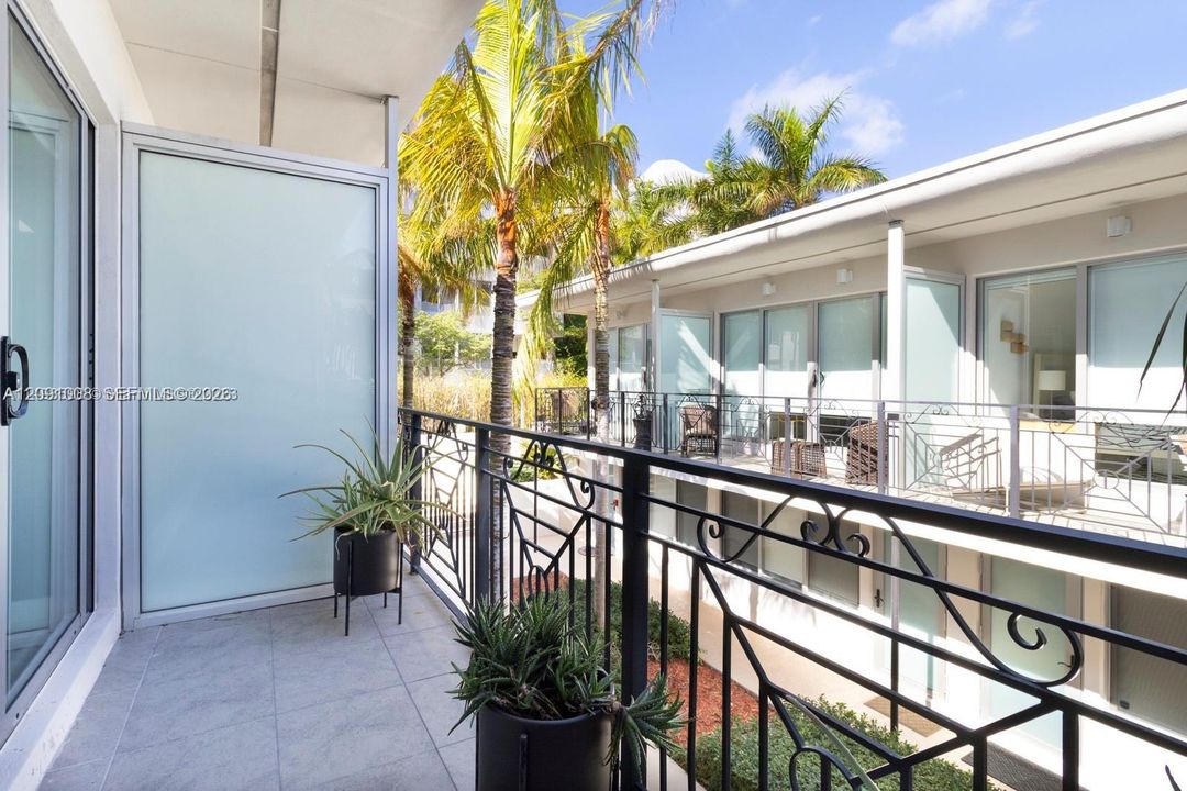 For Rent: $3,500 (1 beds, 1 baths, 791 Square Feet)