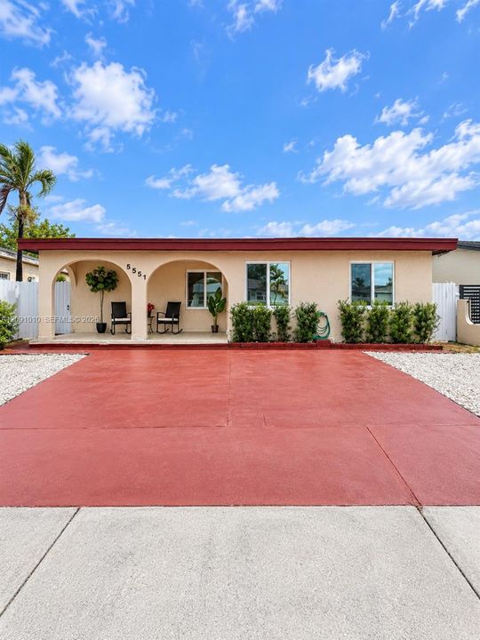 For Sale: $895,000 (6 beds, 3 baths, 2288 Square Feet)
