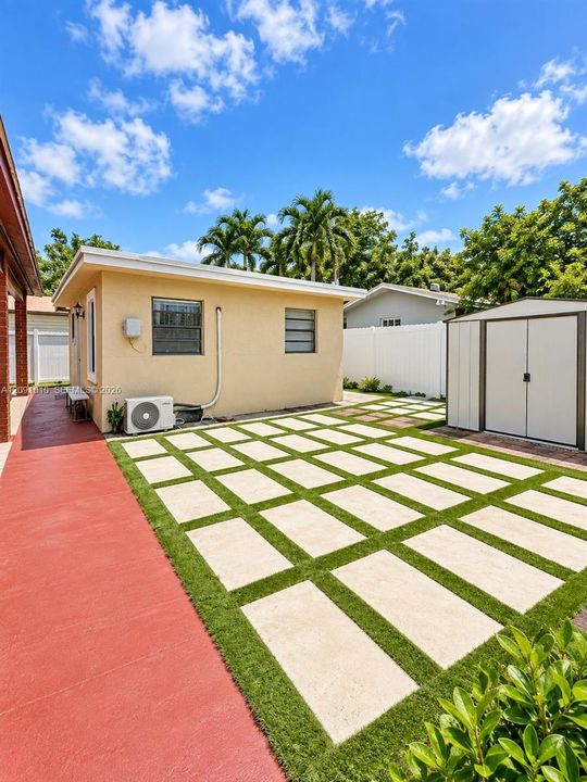 For Sale: $895,000 (6 beds, 3 baths, 2288 Square Feet)