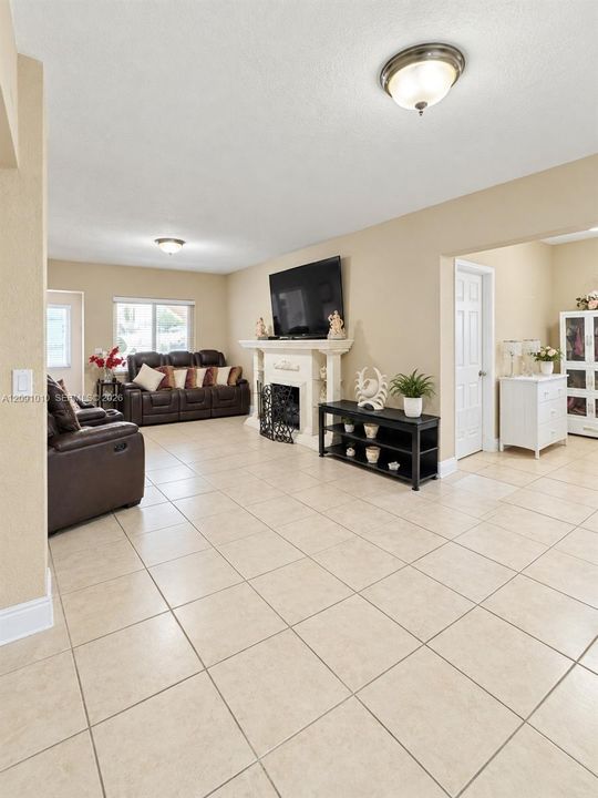 For Sale: $895,000 (6 beds, 3 baths, 2288 Square Feet)