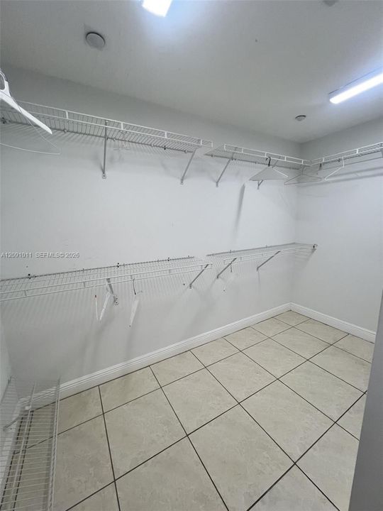 For Rent: $3,800 (3 beds, 2 baths, 1980 Square Feet)