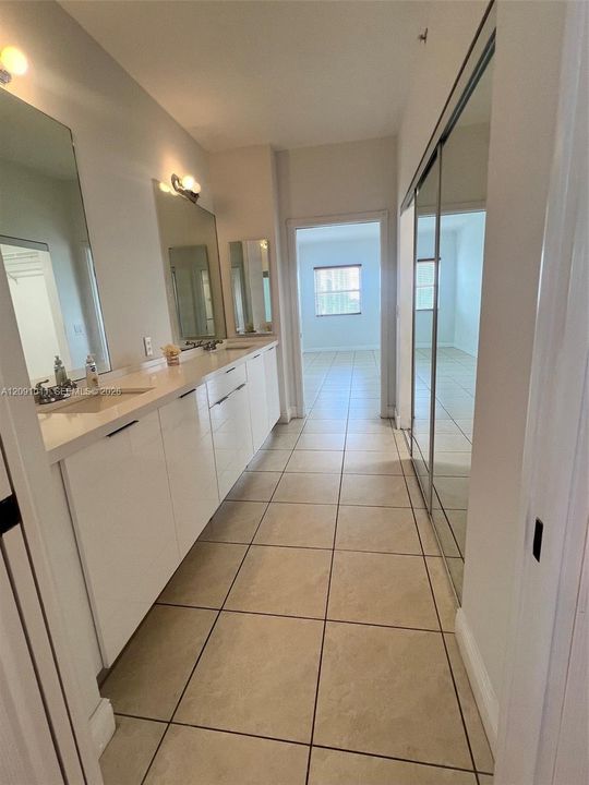 For Rent: $3,800 (3 beds, 2 baths, 1980 Square Feet)