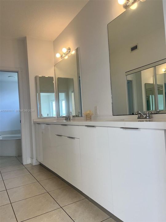 For Rent: $3,800 (3 beds, 2 baths, 1980 Square Feet)