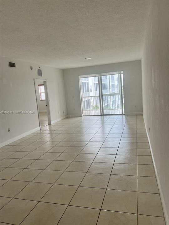 For Rent: $3,800 (3 beds, 2 baths, 1980 Square Feet)