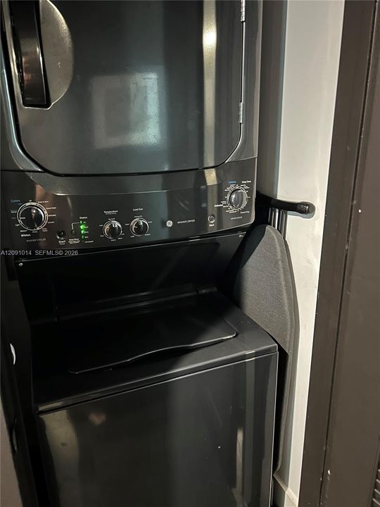 For Rent: $5,000 (2 beds, 2 baths, 910 Square Feet)