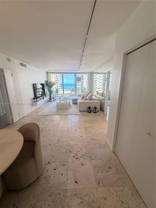 For Rent: $3,700 (2 beds, 2 baths, 1030 Square Feet)