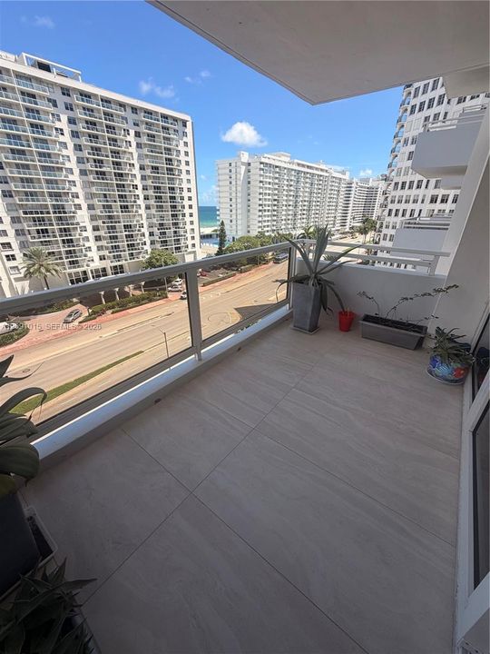 For Rent: $3,700 (2 beds, 2 baths, 1030 Square Feet)